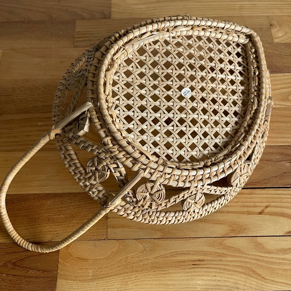 Vintage tear drop decorative basket with handle - Picture 6 of 6